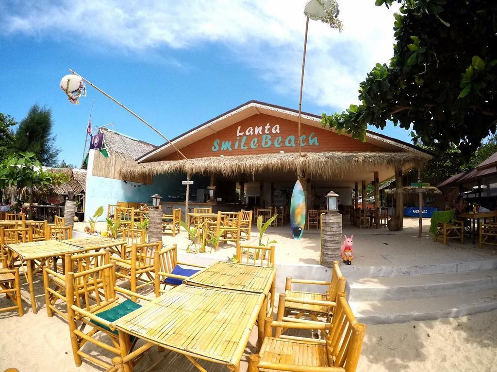 Lanta Smile Beach Koh Lanta Exterior photo