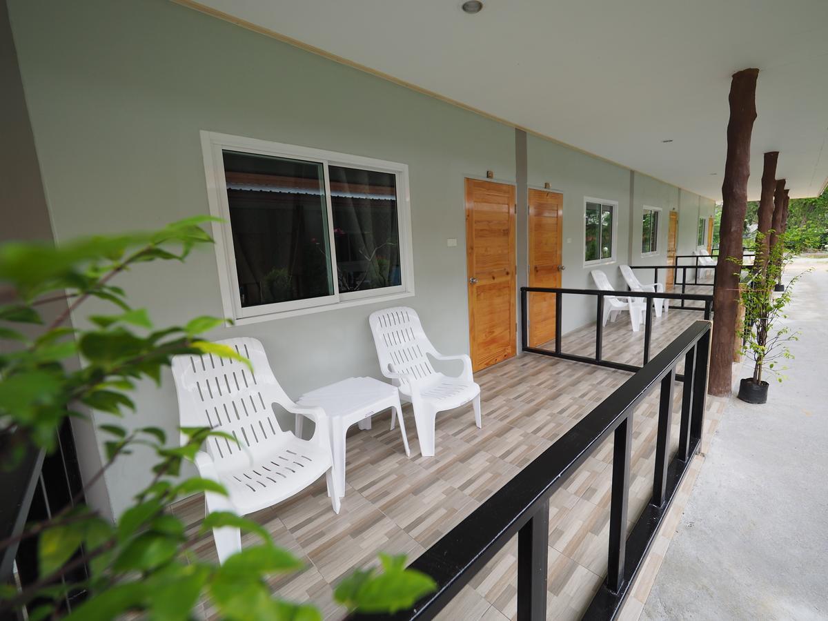 Lanta Smile Beach Koh Lanta Exterior photo