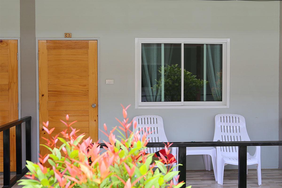 Lanta Smile Beach Koh Lanta Exterior photo
