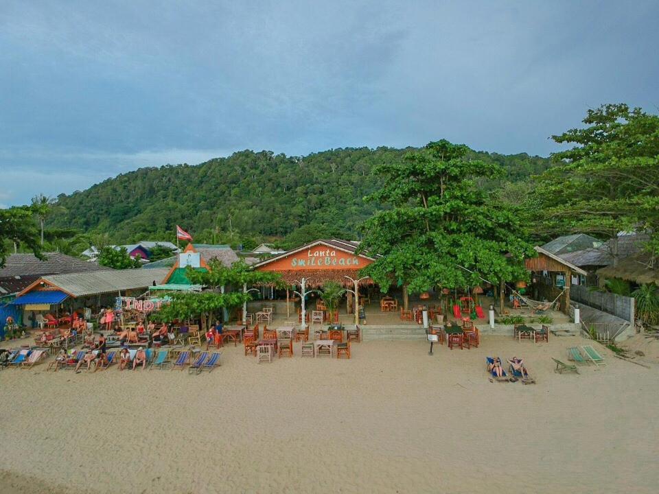 Lanta Smile Beach Koh Lanta Exterior photo