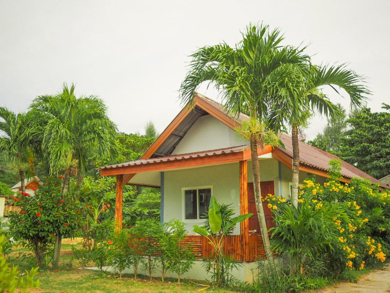 Lanta Smile Beach Koh Lanta Exterior photo